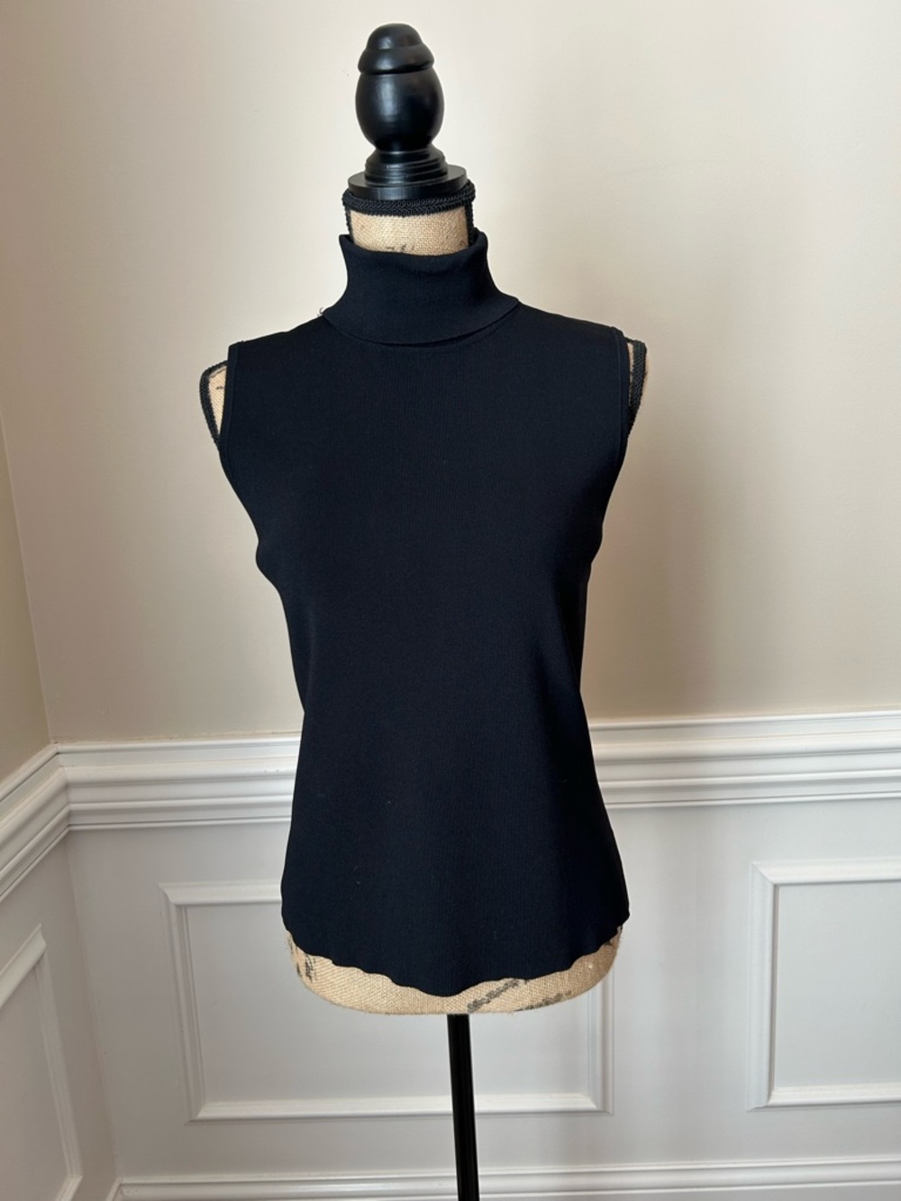 Sleeveless Turtleneck Top - Black